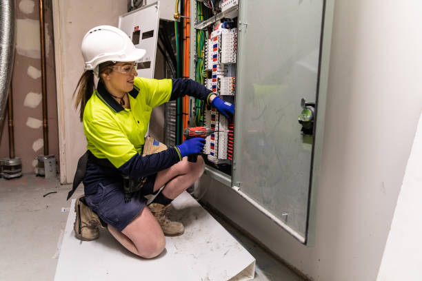 Best Affordable Emergency Electrician  in Shakopee, MN